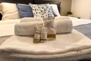 Balcony and garage - Beaches 5min away - Smart TV