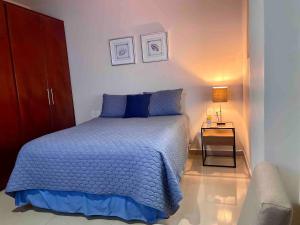 Alcantara apt, Ground floor, great for digital, 2 blocks walk to beach