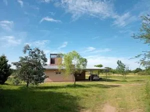 Hermosa casa de campo y bosques - Utracán