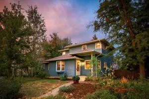 Beautiful Historic House in Central Longmont - Firestone