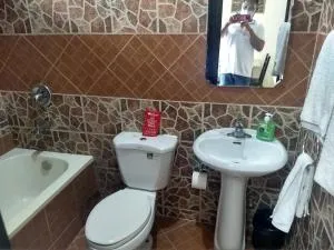 Gemini Hotel and Restaurant - 塔比拉兰