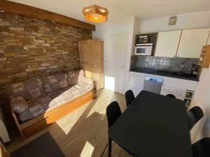 2 pièces- parking couvert- 4 personnes- les terrasses de la rosiere - 拉赫兹耶尔