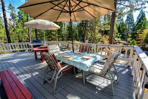 Hennessys Laughing Bear Lodge