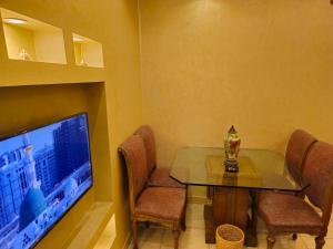 Simple sea view apartment - families only