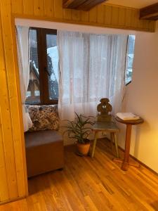 Camera Zâmbru - CĂTUN