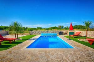 Villa Stella with heated swimming pool