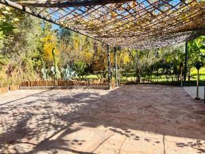 Ilafe Farmhouse, Villa avec Piscine Chauffée Privée pour Familles