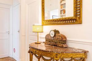 Double Apartments 220 sqm Private Garden up to 20 guests, Villa des Ammonites 0&1