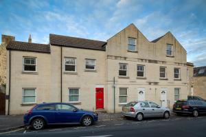 Bath Breaks Apartments