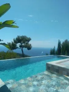 Èze - Appartement dans bas de villa avec piscine près de Monaco - Èze