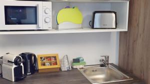 CROWN LIVING Studios - Studio für 2 Personen - Sitzplatz auf der Terrasse - kostenloser Parkplatz - Self Check-in