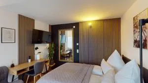 CROWN LIVING Studios - Studio für 2 Personen - Sitzplatz auf der Terrasse - kostenloser Parkplatz - Self Check-in - Bildstein