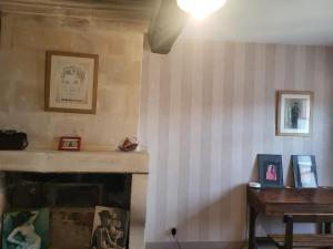 Maisons de vacances La Maison du Donjon - Gites de 8 personnes, parking prive avec jardin terrasse : photos des chambres