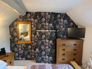 Characterful, Cosy Cotswold Cottage, Folly Cottage