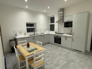 Newly renovated flat in Ashtead