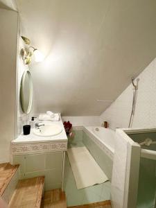 B&B / Chambres d'hotes maison d-hotes prince face au chateau du clos Luce : photos des chambres