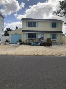 Awesome Home In Beach Haven Crest With 5 Bedrooms, Internet And Wifi - Beach Haven Crest