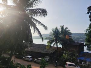 Riverside, The European Homestay! Apartments 3 and 4! Luxury and Value in Goas delightful location