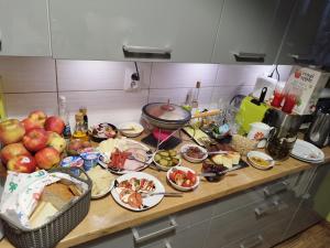 Niewielki pokój dla jednej osoby lub pary.