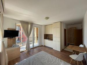 sunny view cacao beach