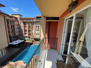 sunny view cacao beach