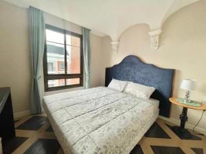 Espana Condo Resort By Aey
