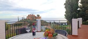 La Torrecica, con carácter andaluz y magníficas vistas al mar y Sierra Nevada
