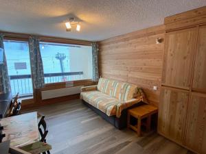 Studio rénové au pied des pistes - Parking privé - FR-1-445-203