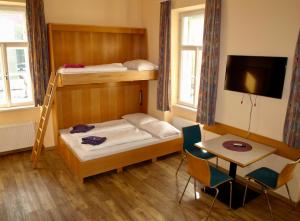 Family Double Room room in Junges Hotel Tulln