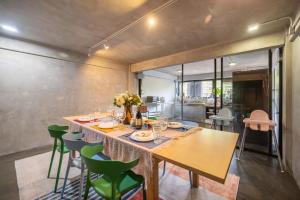 MIQ Ekkamai2 3BR Designer home Oval Bathtub 15pax