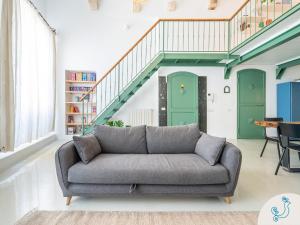 San Diego - Bright and Colourful loft with Cathedral view