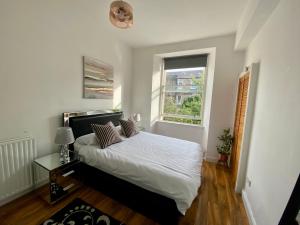 Traveller Award Winner 2024 - Edinburgh Apartment with 3 Beds