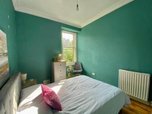 Traveller Award Winner 2024 - Edinburgh Apartment with 3 Beds