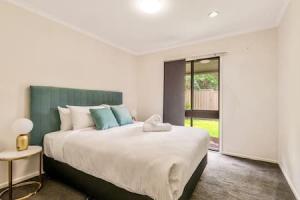 Modern Comfort Retreat 4Bed Cozy Haven w Pool