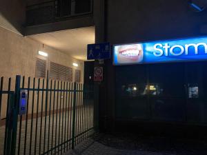 Zwykłe mieszkanie na Wileńska, trzy przystanki do starego miasta,dwa przystanki do szpitala praskiego,одна остановка транспорта до офиса для прохождения теста CES для моряков