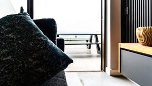 Modern Chic Beachfront Apartment