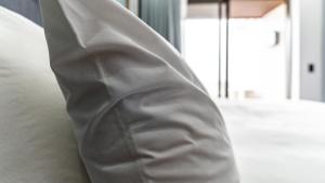 Modern Chic Beachfront Apartment