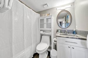 Pelican Beach Resort Unit 1109