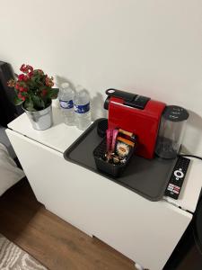 STUDIO proche du centre PARIS 15 min