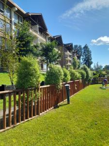 CONDOMINIO LOS CASTAÑOS ALICURA, PUCÓN, departamento 2 dormitorios, 1 baño, estacionamiento, piscina