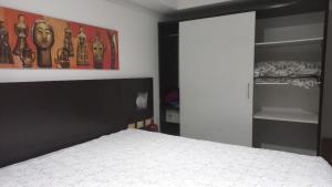 Flat mobiliado, beira mar na melhor localização da Praia do Cabo Branco - João Pessoa PB