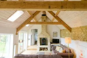 Charming Cotswold Barn, Near Diddly Squat, Soho Farmhouse - 康沃尔