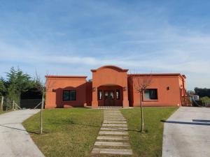 Check and Home - Casa Arenas del Sur - 7 Huéspedes en Barrio Privado