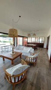 Check and Home - Casa Arenas del Sur - 7 Huéspedes en Barrio Privado