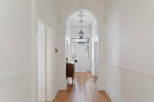Elizabeth Elegance, Launceston