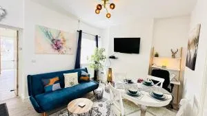 4 Bed Modern Home Close to City Center with Free on Street Parking Work Desk and Fast Internet - 纽波特