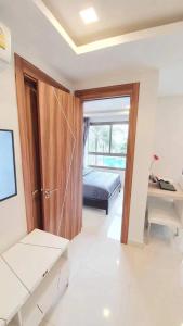 Arcadia Beach Continental