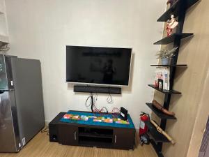 Taguig 1 bedroom with Balcony Netflix Near Bgc Mc kinley