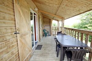 Campings Camping Domaine Vallee du Tarn SN : Chalet 3 Chambres (6 Adultes)