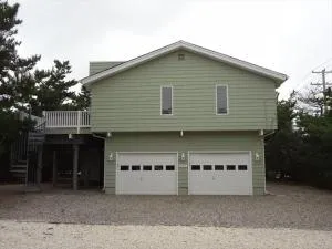 Well Appointed House Steps To Private Beach - North Beach